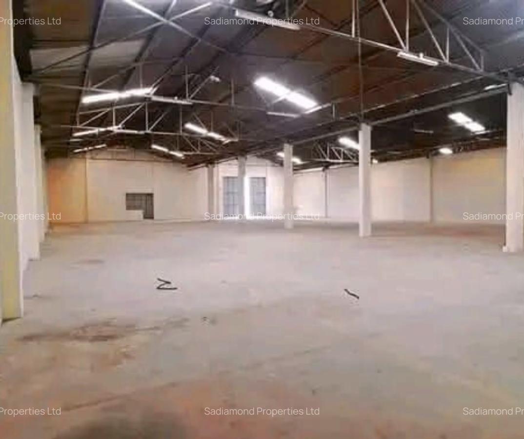 4,583 ft² Warehouse with Parking in Ruiru - 1