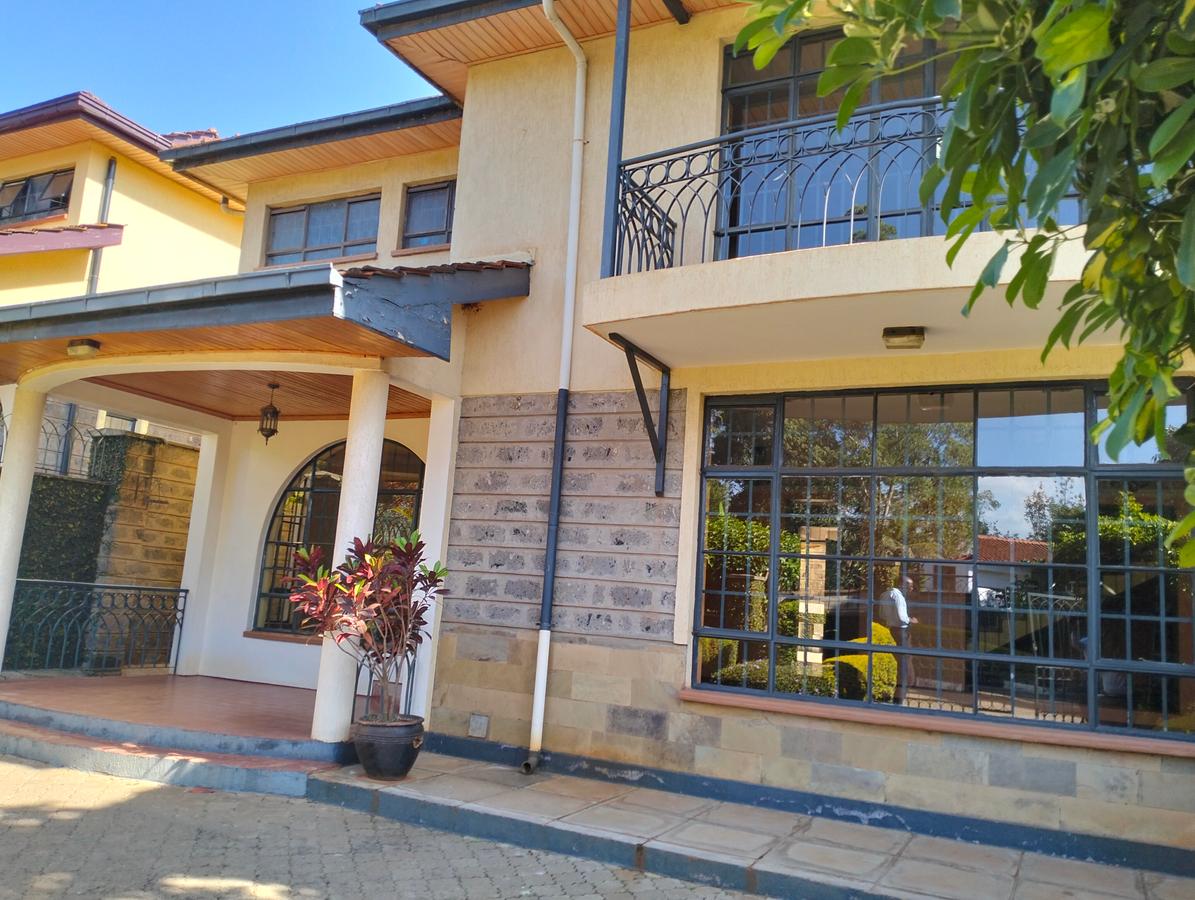 4 Bed Townhouse with En Suite in Lavington - 1