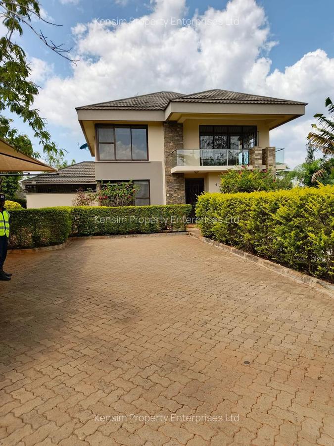 4 Bed Townhouse with En Suite in Ridgeways - 1