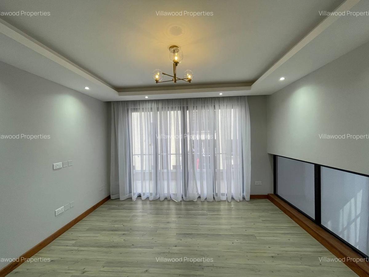 4 Bed Townhouse with En Suite in Membley - 8