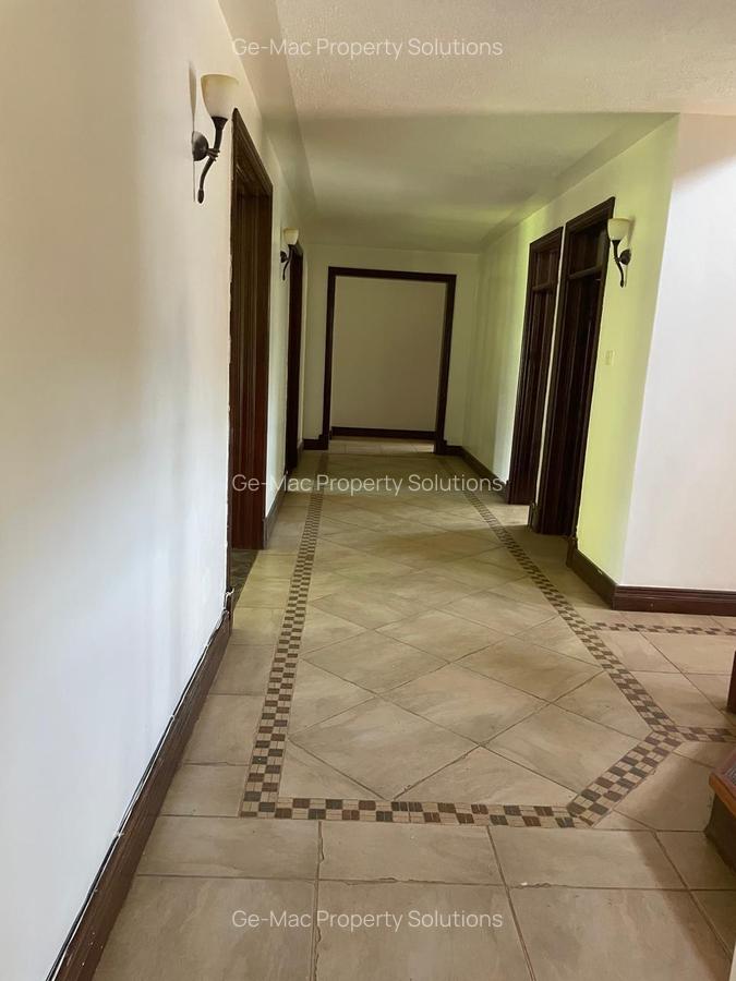 5 Bed House with En Suite in Runda - 11