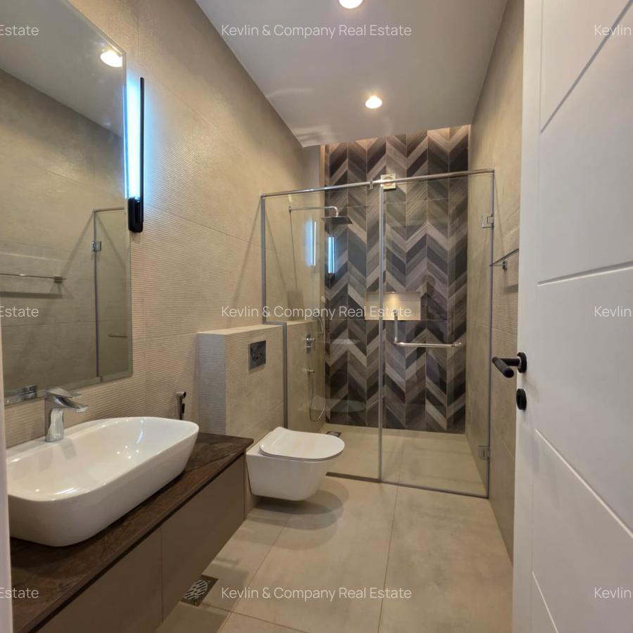 5 Bed Villa with En Suite in Lavington - 11