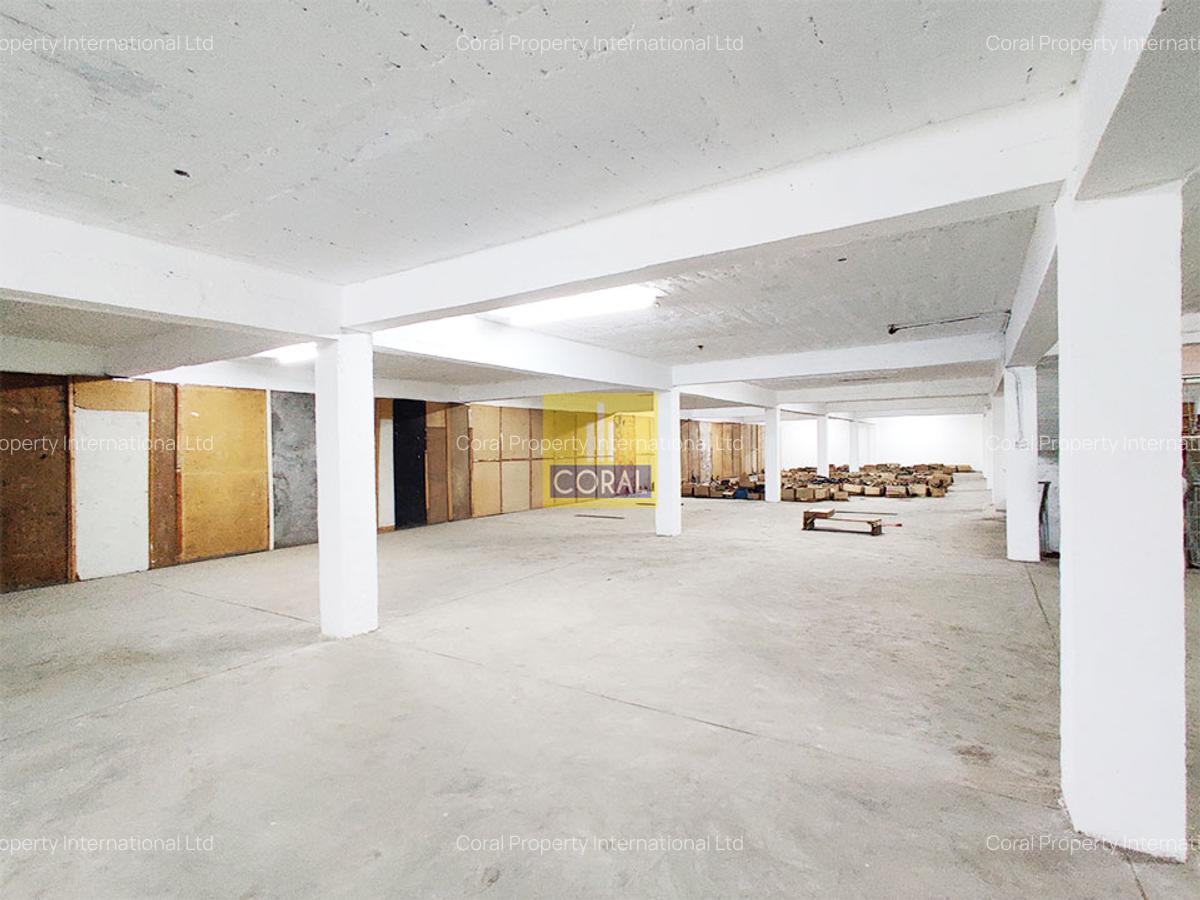 Warehouse with Parking in Industrial Area - 1