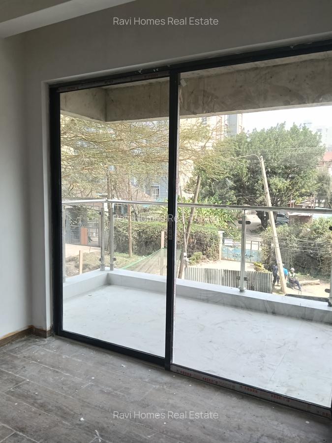 3 Bed Apartment with En Suite at Sports Road - 18