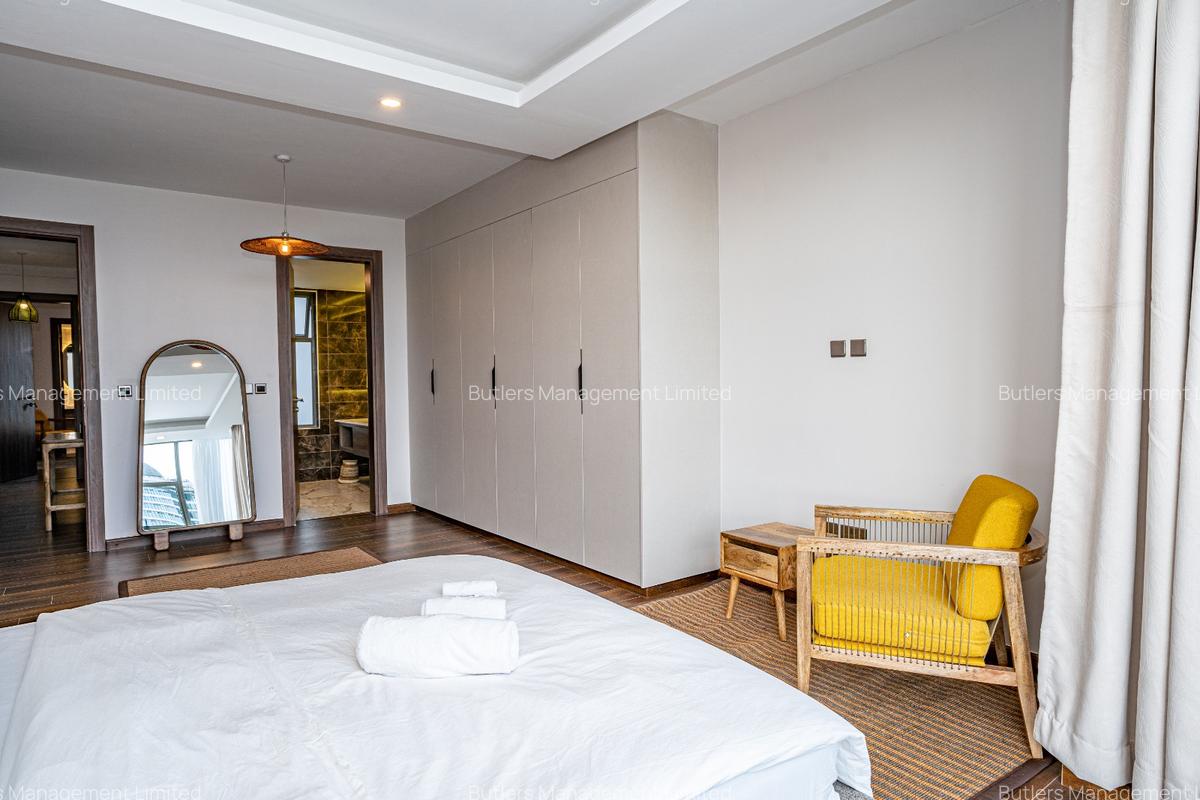 Furnished 3 Bed Apartment with En Suite in Brookside - 11