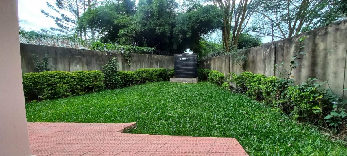 5 Bed Townhouse with En Suite at Lavington Green - 3