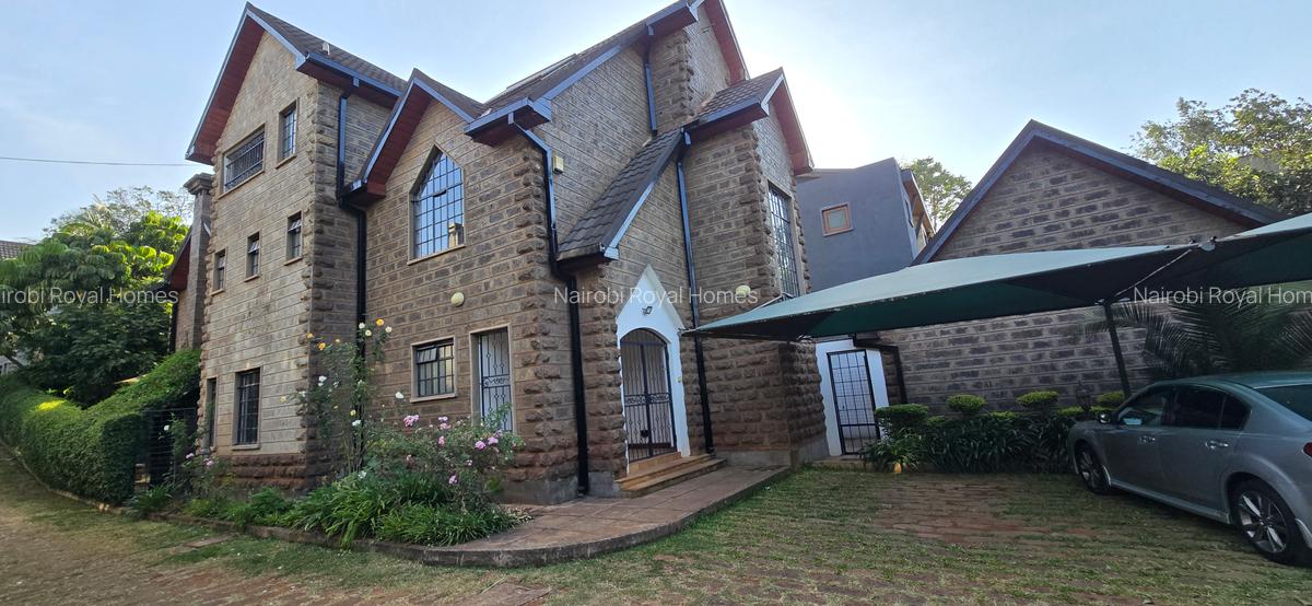 5 Bed Townhouse with En Suite at Lavington Green - 2