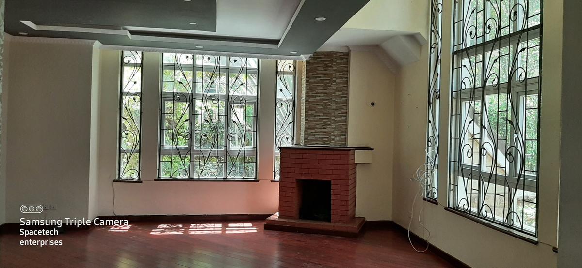 5 Bed Townhouse with En Suite in Lavington - 5