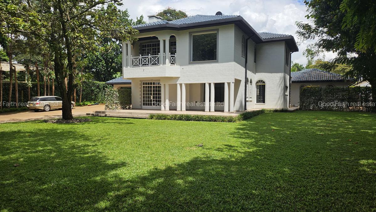 5 Bed House with En Suite in Runda - 2