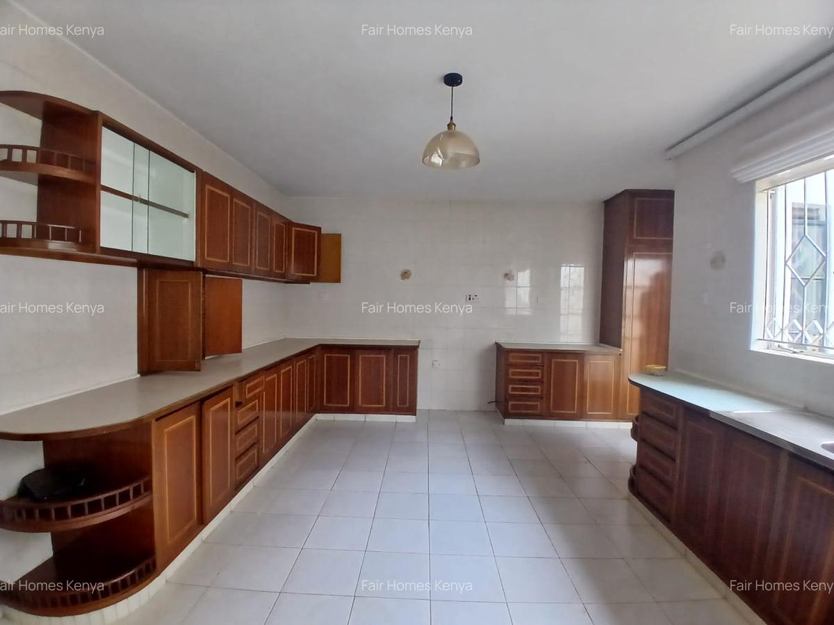 4 Bed Townhouse with En Suite at Lavington Green - 12