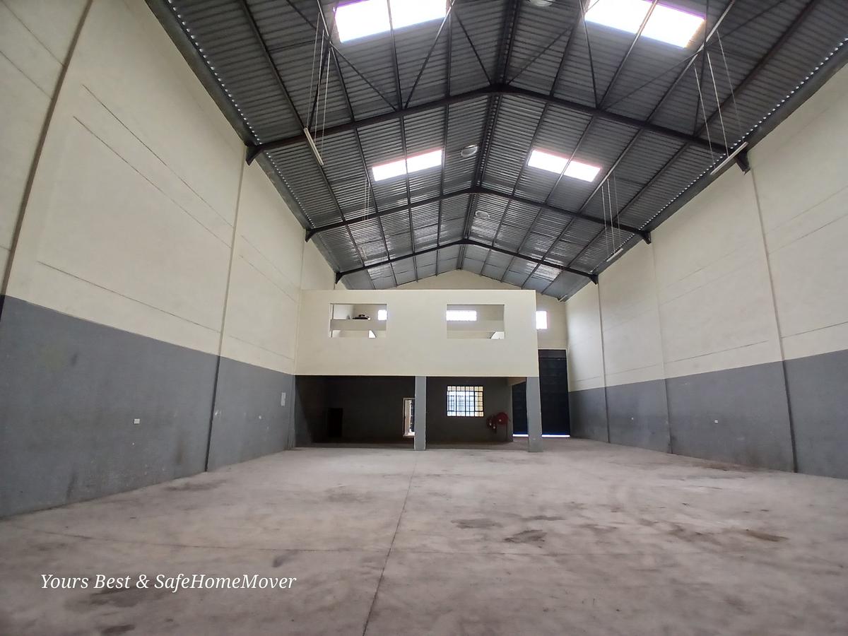 6,500 ft² Warehouse with Service Charge Included at Gateway Mall - 2