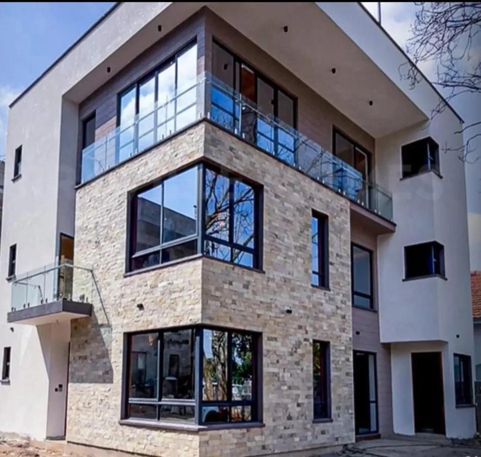 4 Bed Townhouse with En Suite at Lavington Estate - 1