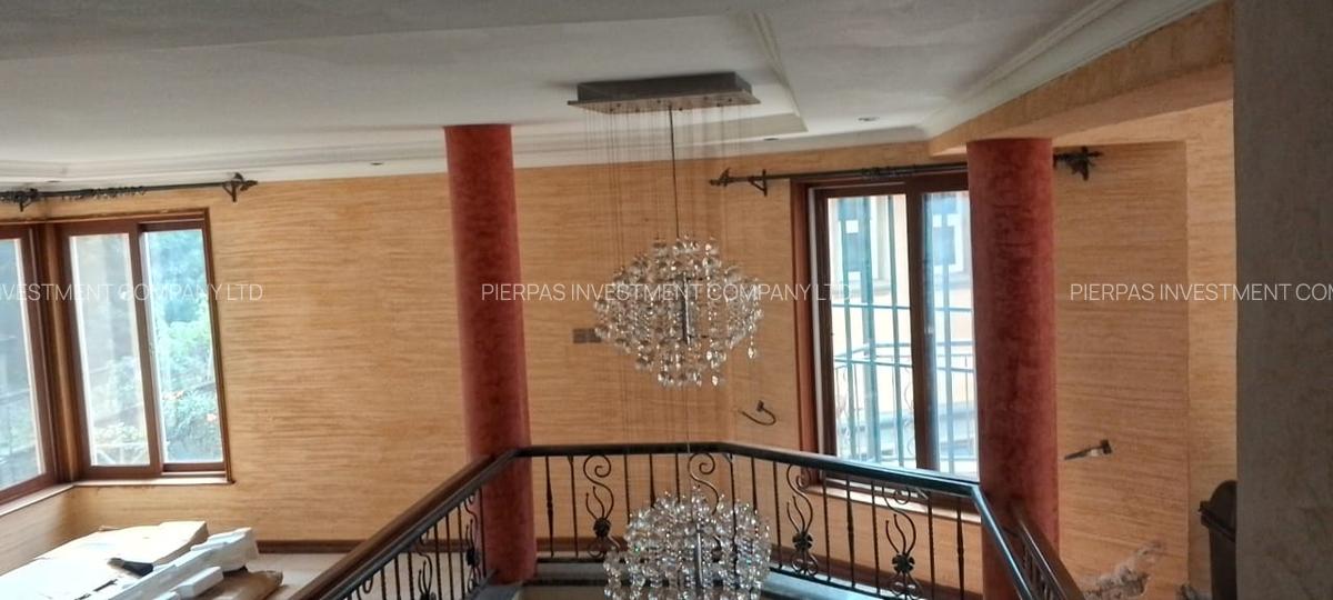 5 Bed Townhouse with En Suite in Spring Valley - 11