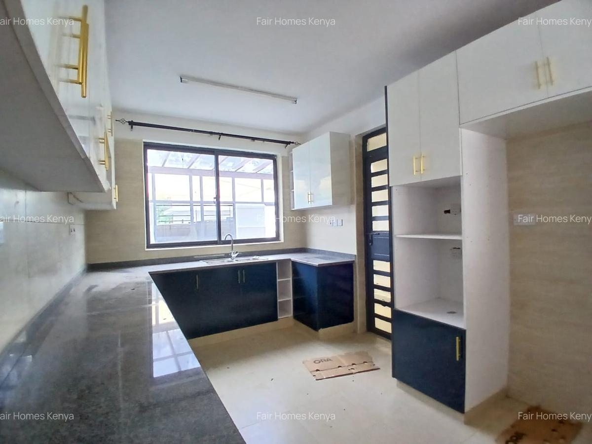 4 Bed Townhouse with En Suite at Convent Drive - 9