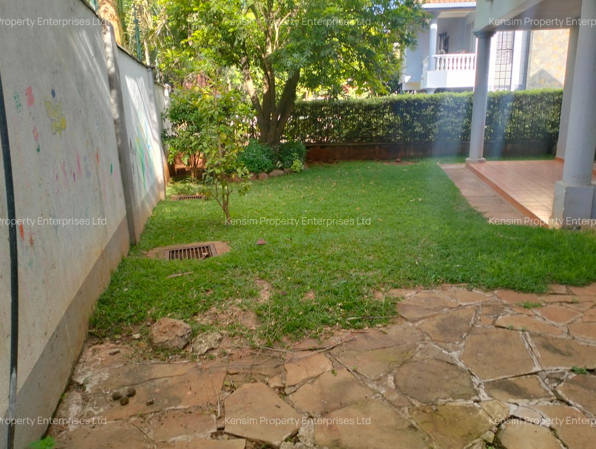 4 Bed Townhouse with En Suite in Lavington - 9