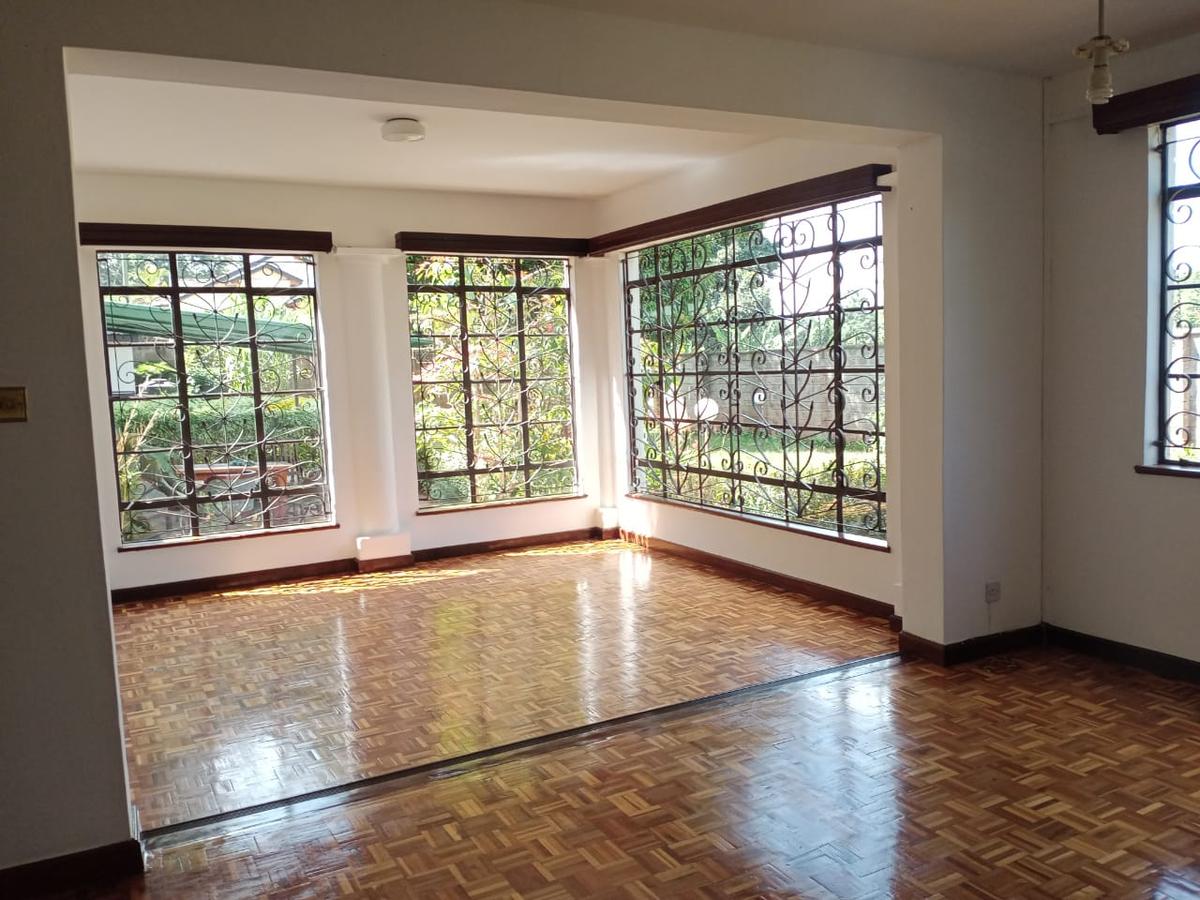 4 Bed Townhouse with En Suite in Kitisuru - 11