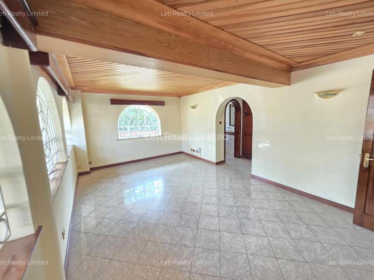 Commercial Property with Service Charge Included in Lavington - 8