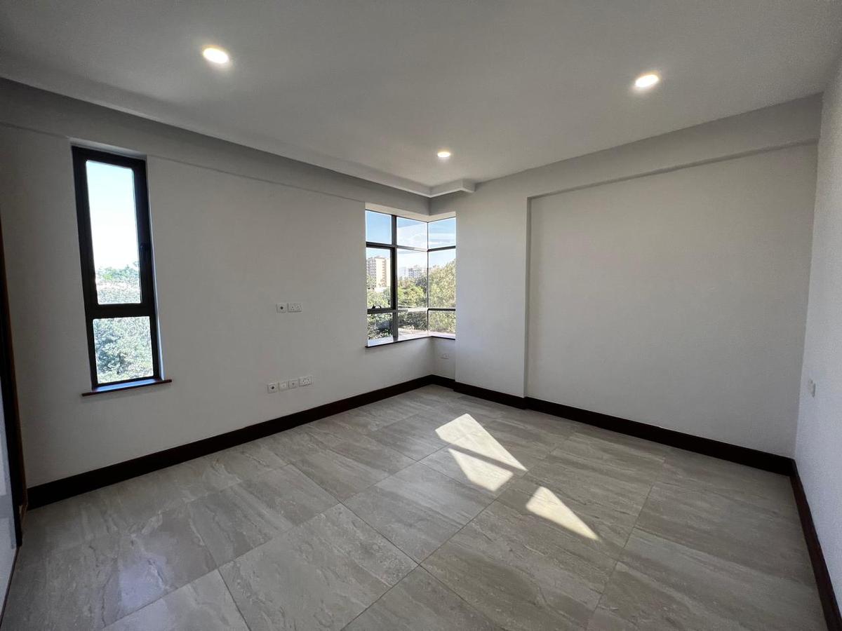 2 Bed Apartment with En Suite in Westlands Area - 6
