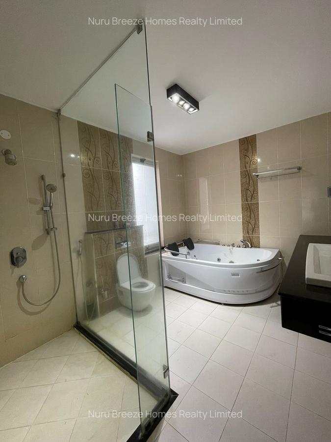 3 Bed Apartment with En Suite in Riverside - 5