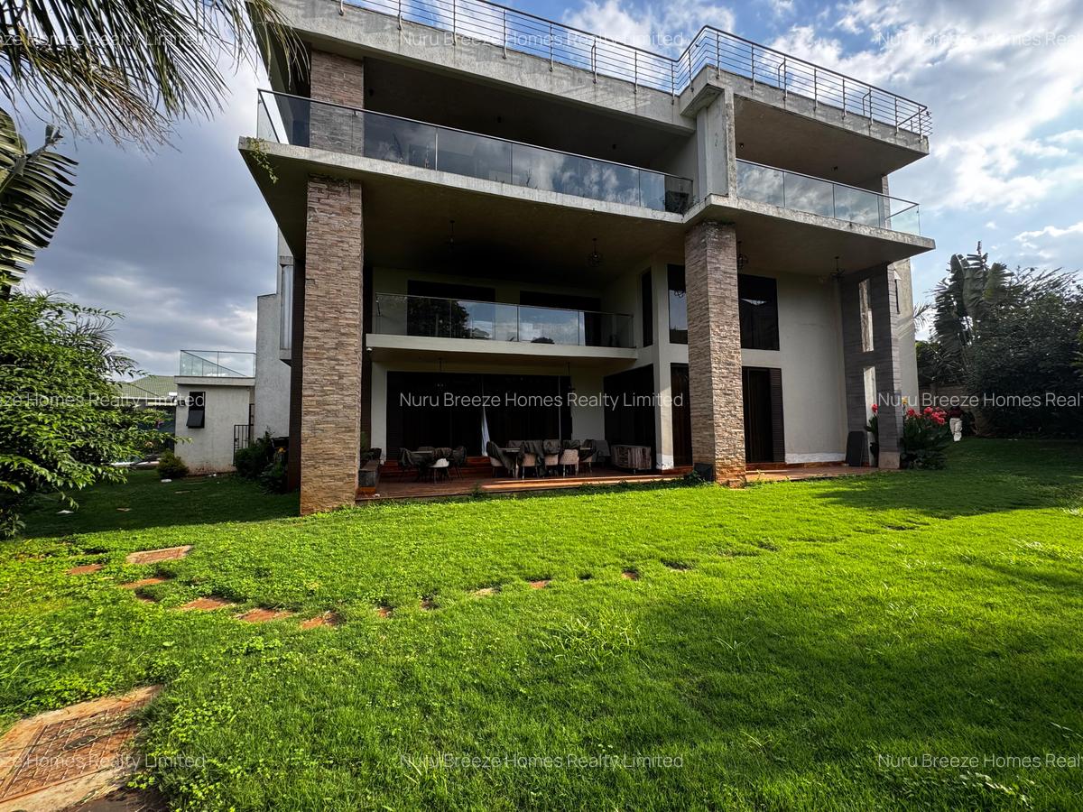 5 Bed House with En Suite in Runda - 8