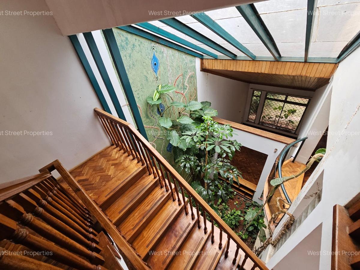 5 Bed Townhouse with En Suite at Kilimani - 3