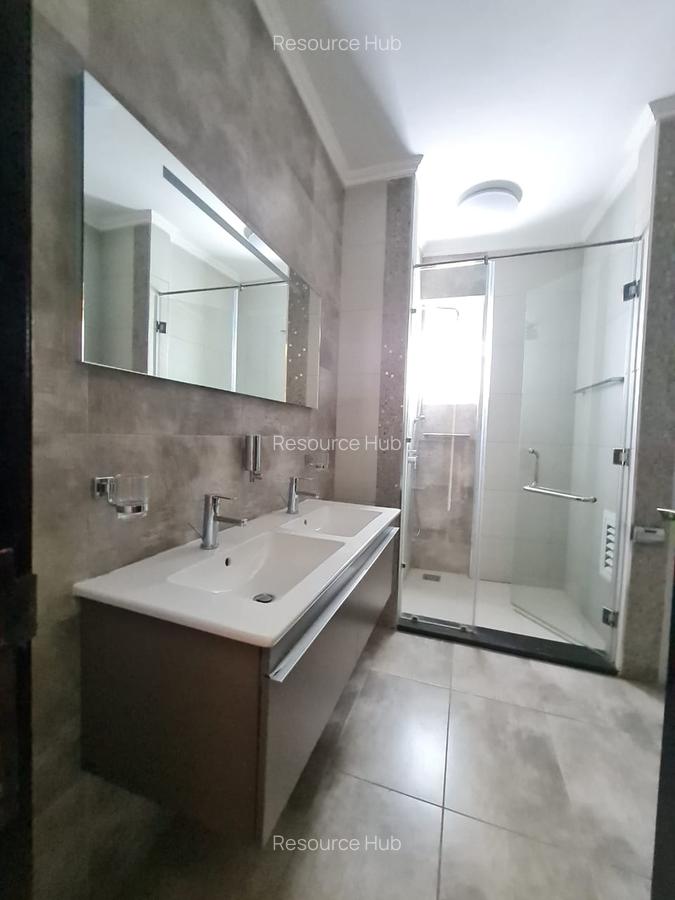 4 Bed Apartment with En Suite at General Mathenge - 15