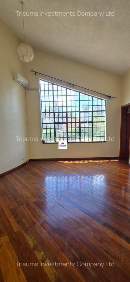 4 Bed House with En Suite in Runda - 6