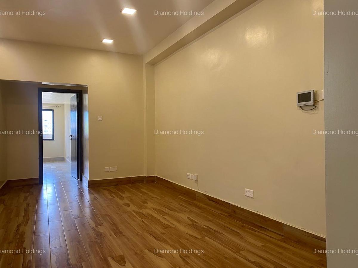 1 Bed Apartment with En Suite at Parklands - 5