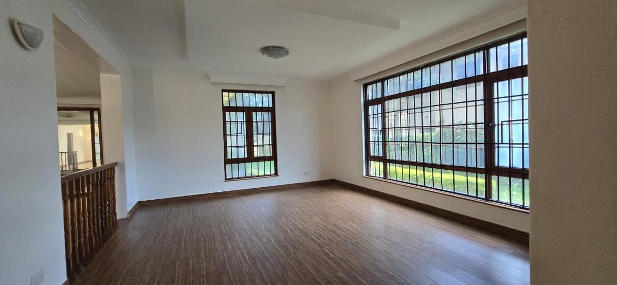 5 Bed House with En Suite in Runda - 18