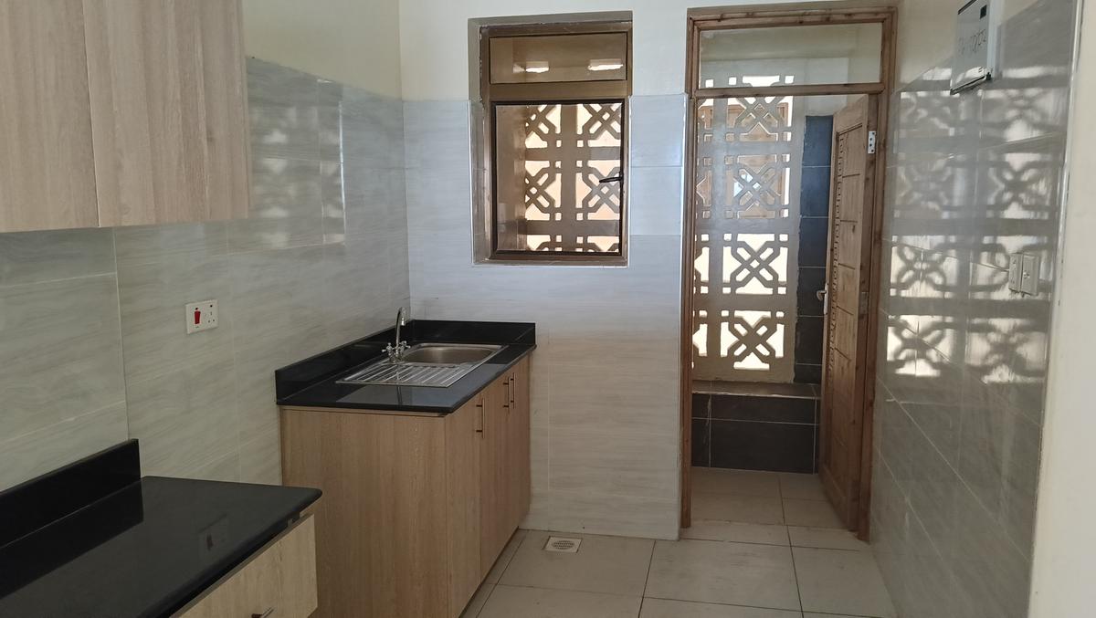 1 Bed Apartment with En Suite at 3Rd Avanue - 9