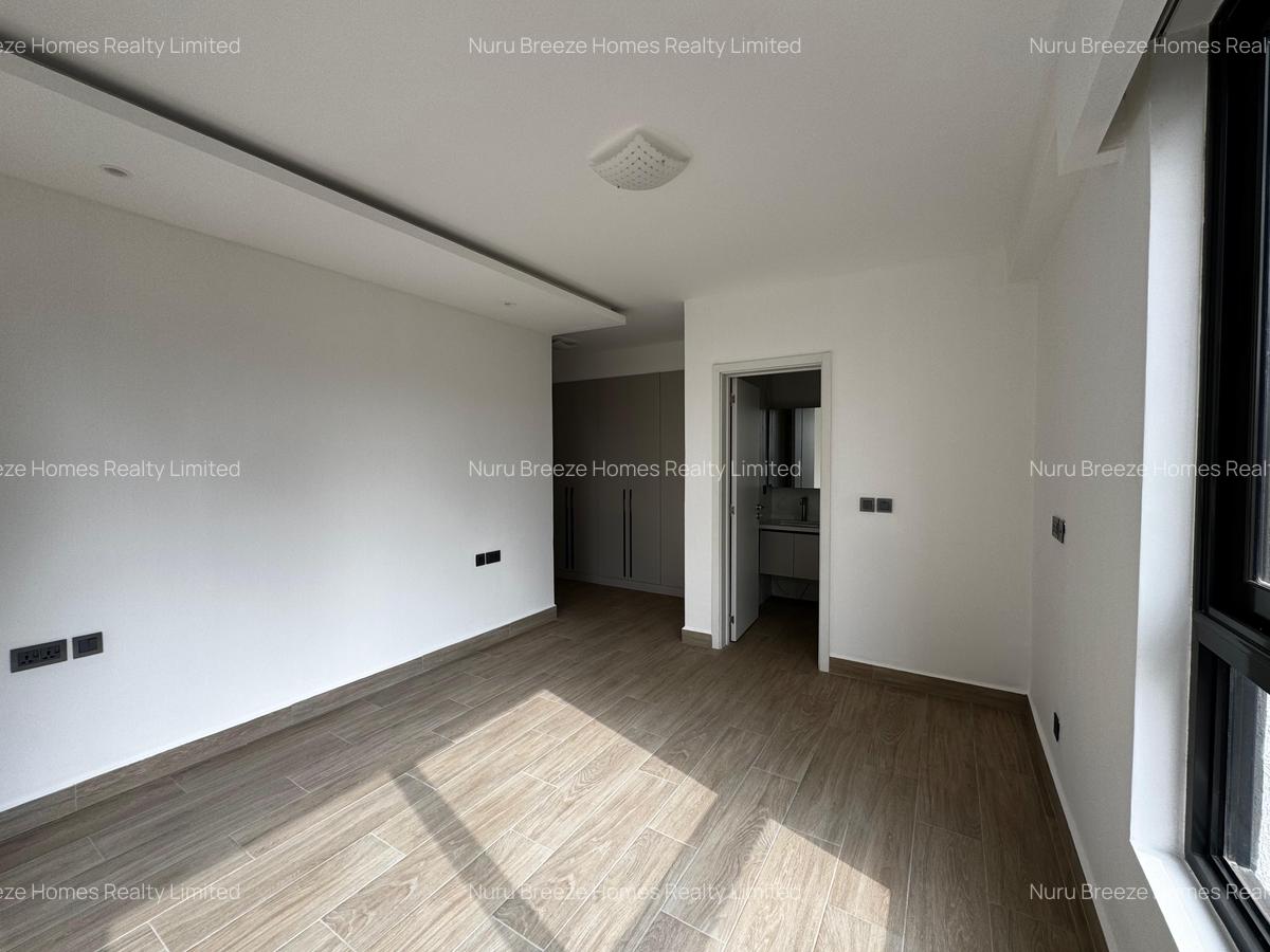 3 Bed Apartment with En Suite in Riverside - 13