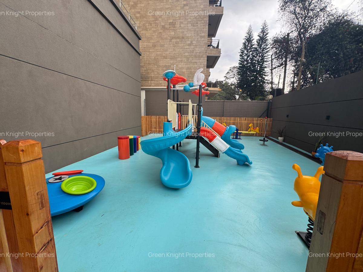 Serviced 2 Bed Apartment with En Suite in Riverside - 14