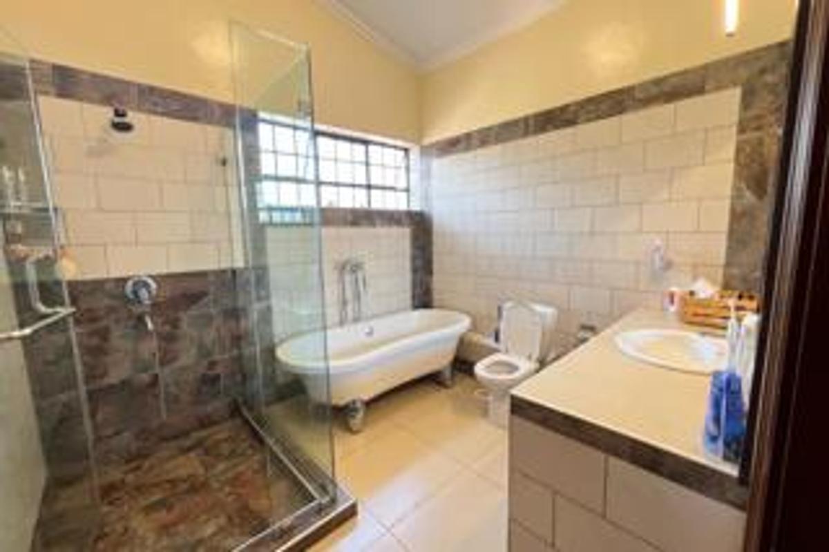 4 Bed Townhouse with En Suite in Lavington - 8