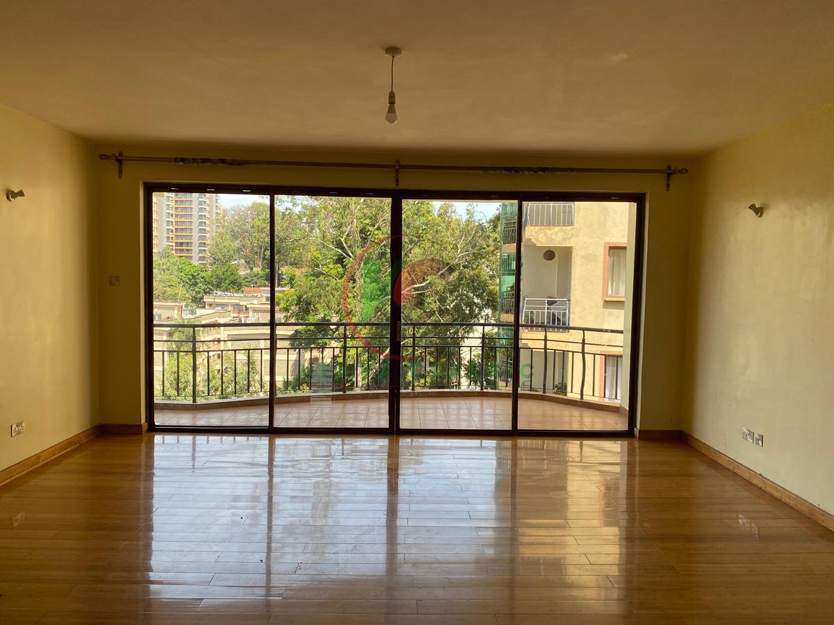 3 Bed Apartment with En Suite in Lavington - 1