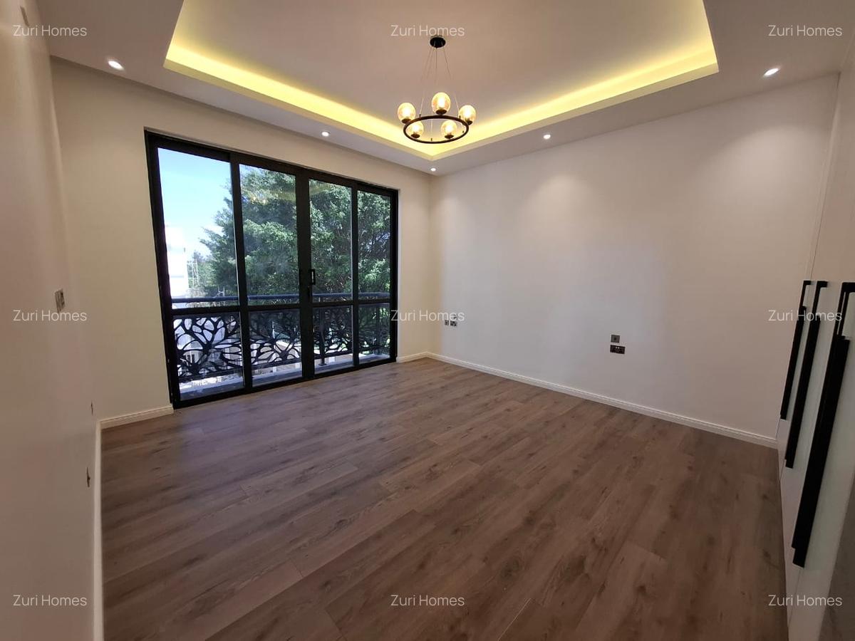 5 Bed Townhouse with En Suite in Lavington - 15