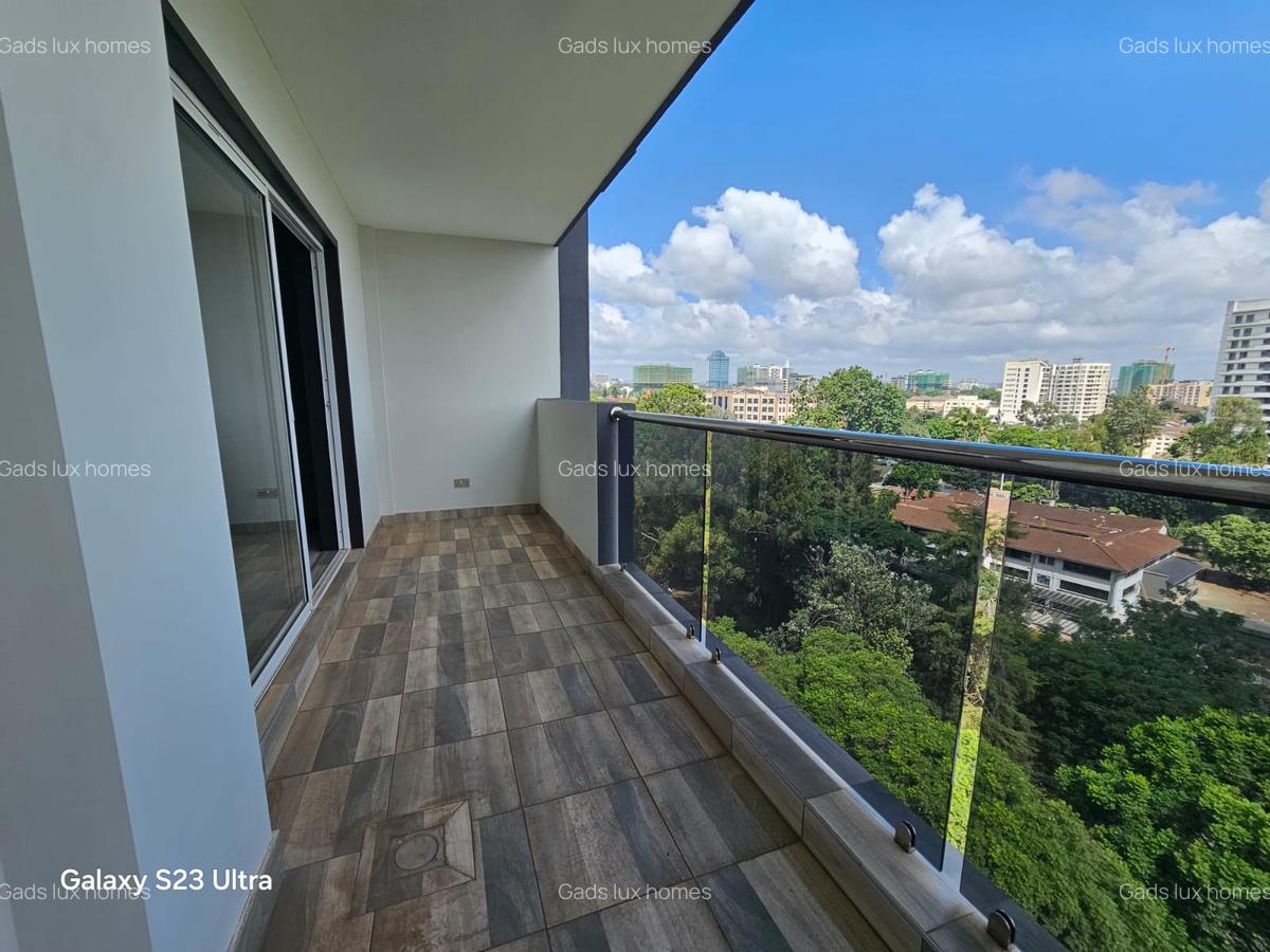 2 Bed Apartment with En Suite at Riverside - 18