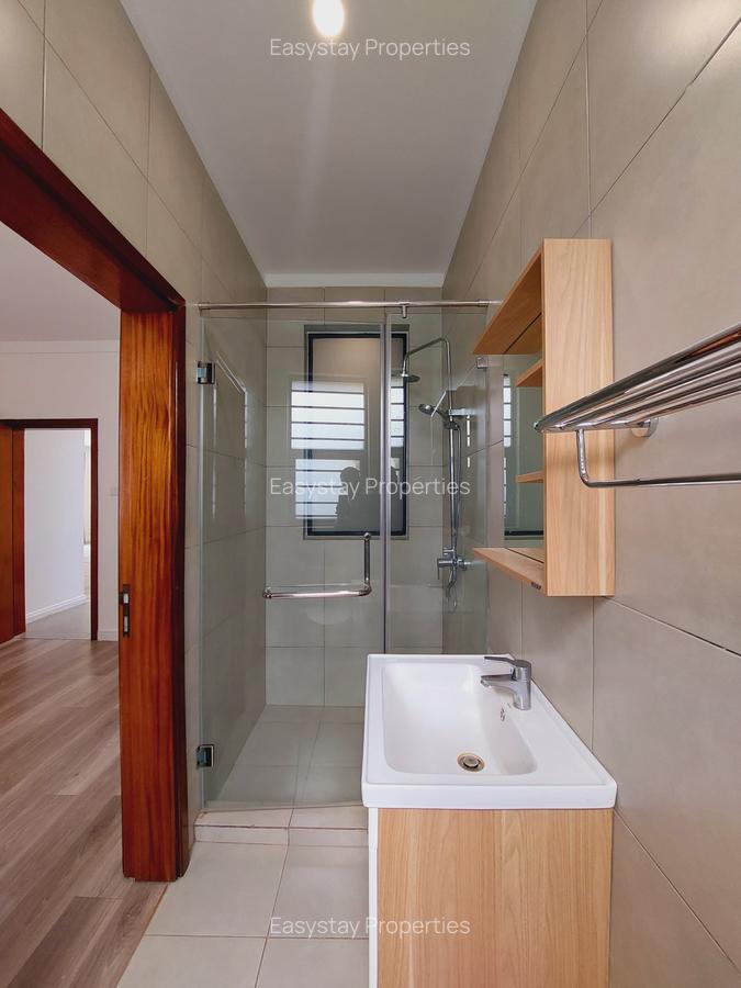 4 Bed House with En Suite in Runda - 7