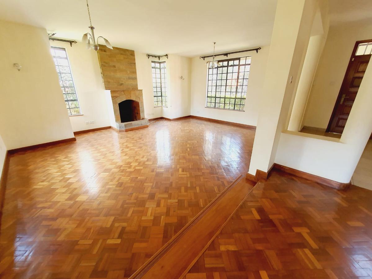 4 Bed Townhouse with En Suite at Lavington - 8