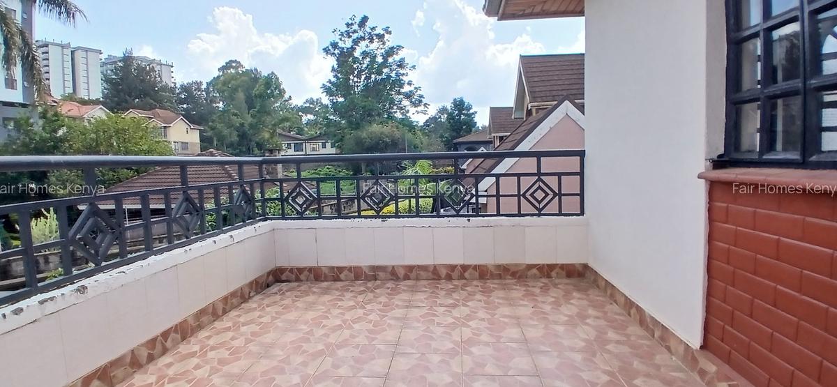 4 Bed Townhouse with En Suite at Lavington Green - 6