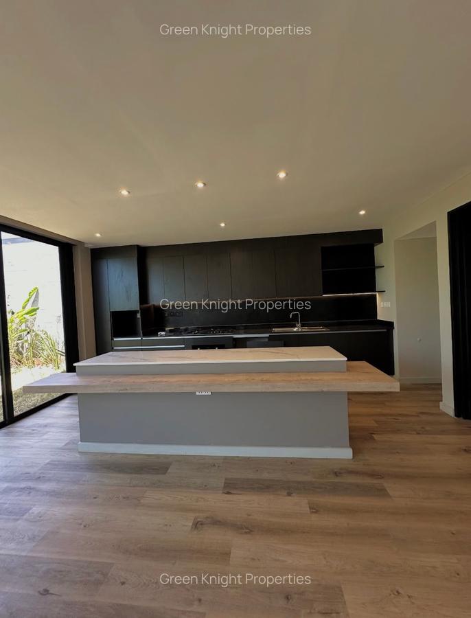 4 Bed Townhouse with En Suite in Runda - 2