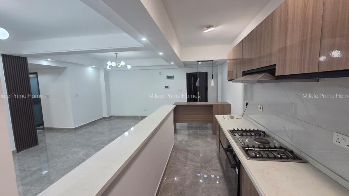 Serviced 3 Bed Apartment with En Suite at Riverside Drive - 5