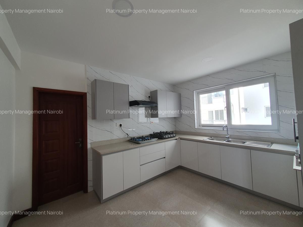 3 Bed Apartment with En Suite in Parklands - 5
