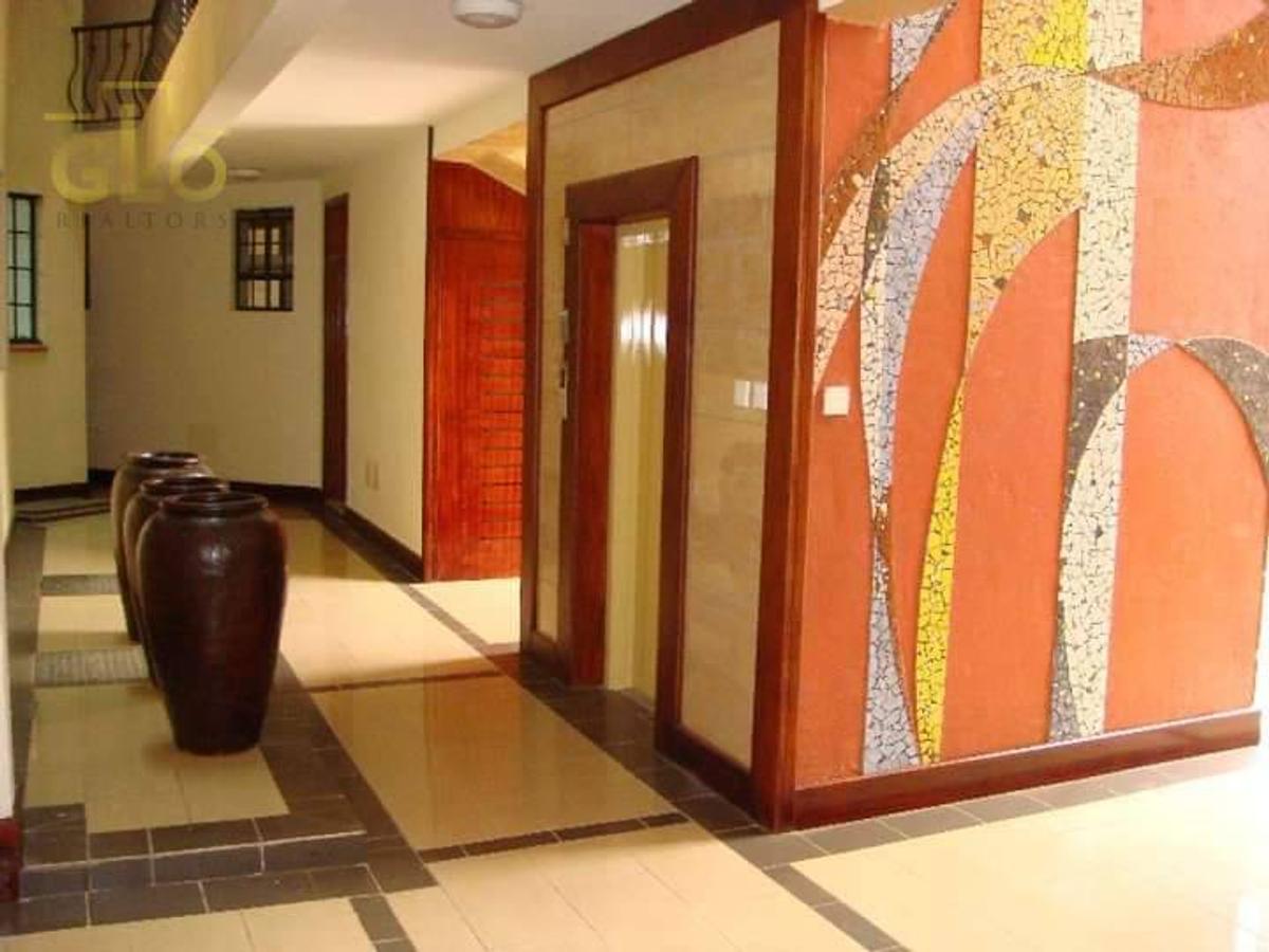 5 Bed Apartment with En Suite in Rhapta Road - 15