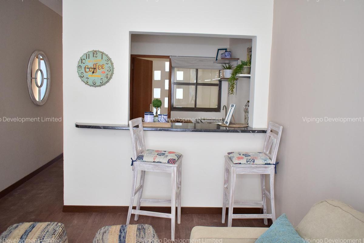 Serviced Studio Apartment with En Suite at Coast - 5