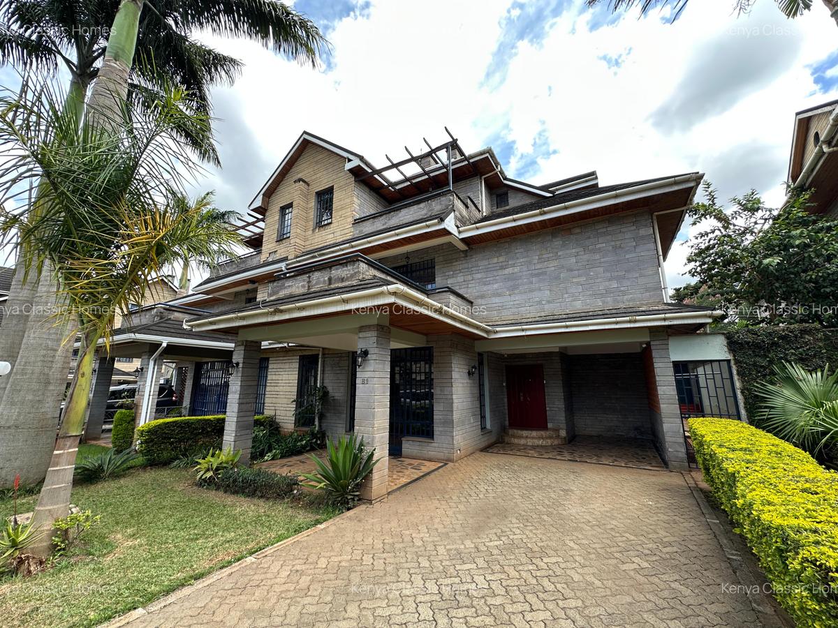 5 Bed Villa with En Suite at Lavington - 1