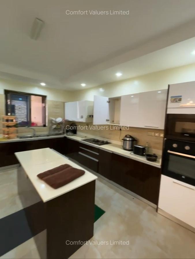 5 Bed House with En Suite at Hurlingham Near Mosque - 3