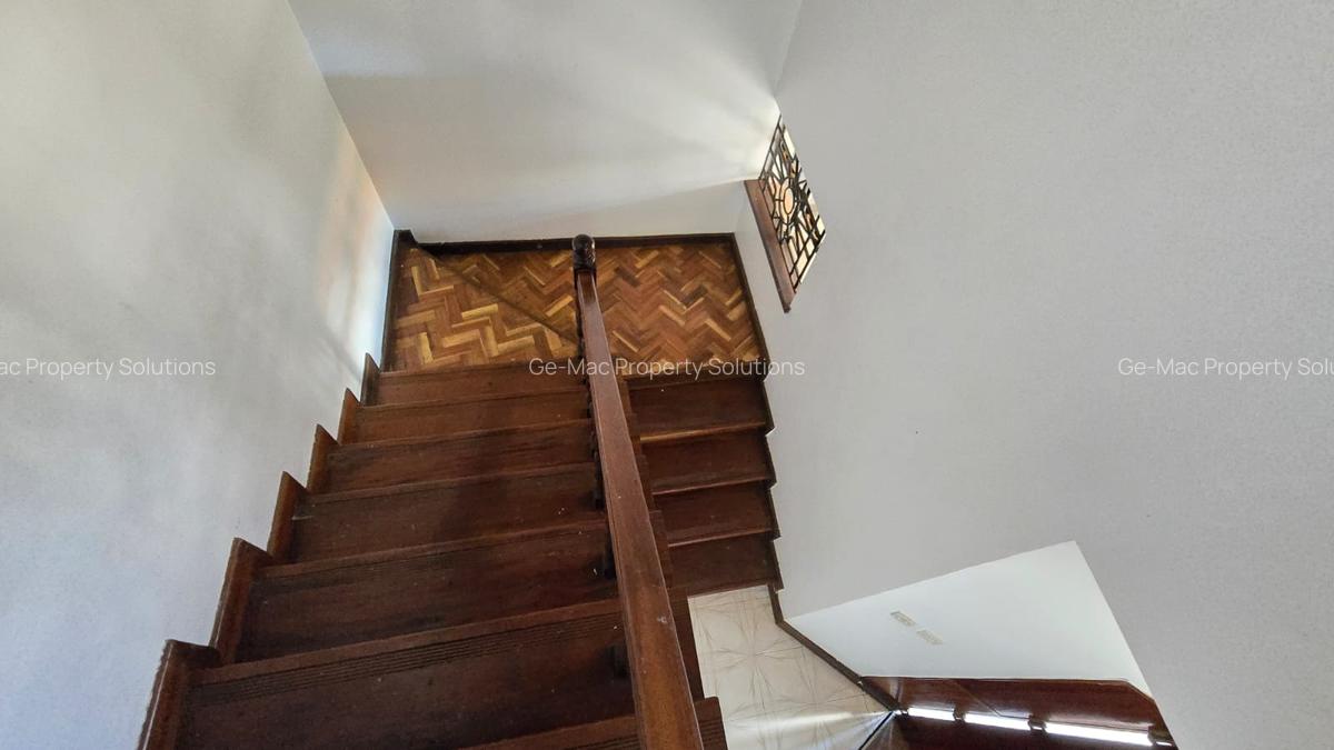 4 Bed House with En Suite in Runda - 15