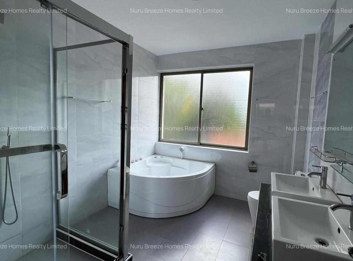 5 Bed Townhouse with En Suite in Lavington - 9