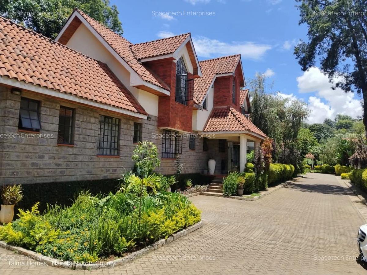 4 Bed Townhouse with En Suite in Lavington - 2