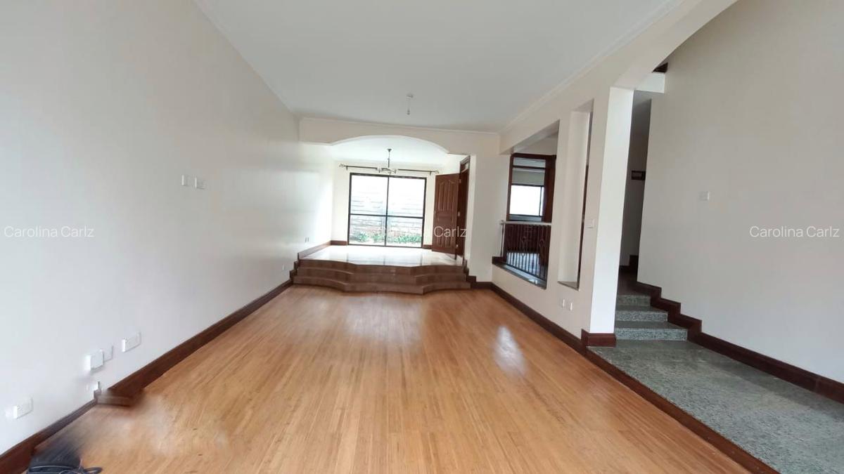 4 Bed House with En Suite at Grevillia Grove - 5